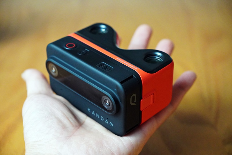QooCam EGO レビュー】3D撮影と視聴が一体化したポケットカメラ